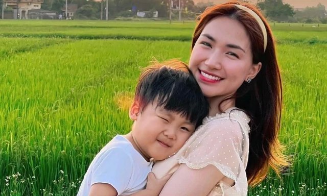 Những bà mẹ đơn thân 'nức tiếng' showbiz Việt: Xinh đẹp, tài giỏi, tự chủ tài chính - Ảnh 3
